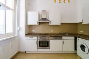 Spacious Altbau Apartment in Samariterkiez with direct access to a children's playground. – Die vollständige Adresse der Immobilie erhältst du vom Anbieter., 10247 Friedrichshain, Berlin – Vorschaubild 7
