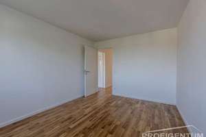ProEigentum: Frisch renovierte 3-Zi.-ETW mit sonnigem Südbalkon, Keller und Tiefgaragenstellplatz – Stefan-George-Ring 43, 81929 Englschalking, München – Vorschaubild 5