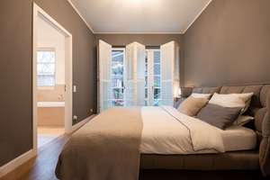 Exklusive großzügige 3-Zimmer-Whng, 2 Terrassen, direkt am Park im beliebten Pempelfort – Schirmerstraße 48, 40210 Pempelfort, Düsseldorf – Vorschaubild 3