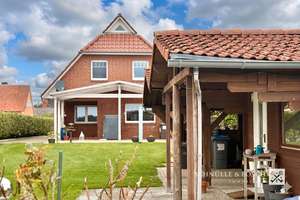 Zweifamilienhaus auf großem Grundstück Nähe Stade-Haddorf
