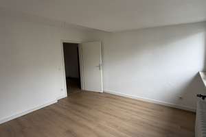  Lichtdurchflutete, sehr zentral gelegene 3-Zi.-DG-Wohnung in Düsseldorf-Zooviertel von privat – Die vollständige Adresse der Immobilie erhältst du vom Anbieter., 40239 Düsseltal, Düsseldorf – Vorschaubild 3