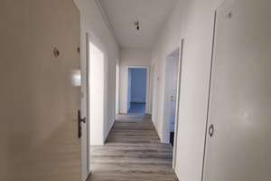 Frisch renoviert: Helle 3-Zimmer-Wohnung in Linden mit Balkon und Garagenanmietung – Liepmannstraße 12, 30453 Limmer, Hannover – Vorschaubild 2