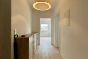Stilvolle, gepflegte 2-Zimmer-Terrassenwohnung mit Balkon und EBK in Wiesbaden – Taunusstrasse 73, 65183 Nordost, Wiesbaden – Vorschaubild 2