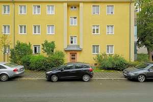 Großer Balkon und Erdgeschoss 2 Zimmer mit Blick ins Grüne!