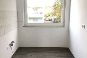 Großzügige und helle 3 Zimmer-Wohnung mit Balkon – Württemberger Allee 26, 33689 Sennestadt, Bielefeld – Vorschaubild 4