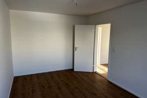 Apartment in Augsburg: Zwei-Zimmer-Wohnung mit Balkon in der Neuburger Straße – Die vollständige Adresse der Immobilie erhältst du vom Anbieter., 86152 Lechhausen-West, Augsburg – Vorschaubild 8