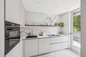 Stilvolles Penthouse mit sonniger Dachterrasse und exklusiver Ausstattung – Die vollständige Adresse der Immobilie erhältst du vom Anbieter., 81245 Obermenzing, München – Vorschaubild 2
