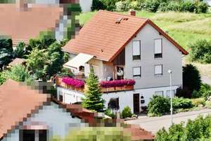 Zweifamilienhaus mit Komfort und Inklusion: separate barrierearme Wohnung inklusive – Die vollständige Adresse der Immobilie erhältst du vom Anbieter., 74374 Zaberfeld – Vorschaubild 1