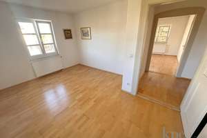Gräfelfing! Walmdach-Villa mit sep. Gästehaus auf über 1.200m² Grund! Ausbaureserve (DG)! – Die vollständige Adresse der Immobilie erhältst du vom Anbieter., 82166 Gräfelfing – Vorschaubild 9