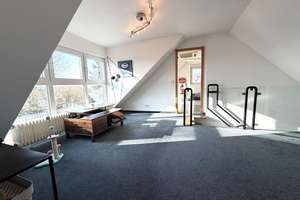 ++ Lichtdurchfluteter Wohntraum: Viel Platz für die ganze Familie auf 220 m² ++ – Die vollständige Adresse der Immobilie erhältst du vom Anbieter., 42651 Solingen-Mitte, Solingen – Vorschaubild 34