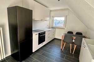 Von Privat, 1A-Lage am Kaiserleikreisel – Helle, neu renovierte 2-Zimmer-Wohnung mit Balkon – 63067 Ledermuseum, Offenbach am Main – Vorschaubild 3