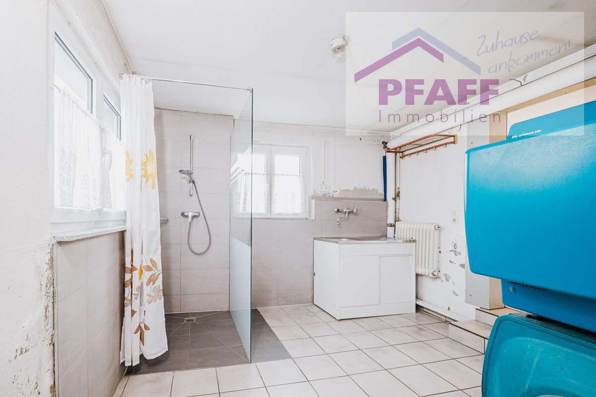 Immobilie in Radolfzell am Bodensee - Zuhause ankommen in Böhringen! Sanierungsbedürftige Doppelhaushälfte in guter Lage mit Potential - Bild 7