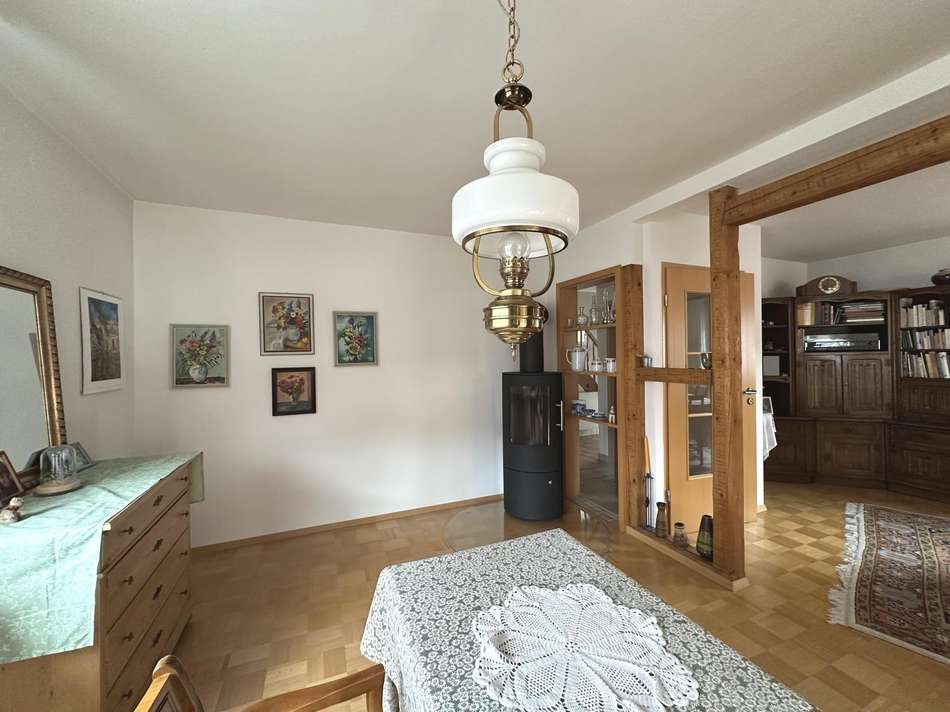 Blick auf den Holzofenkamin