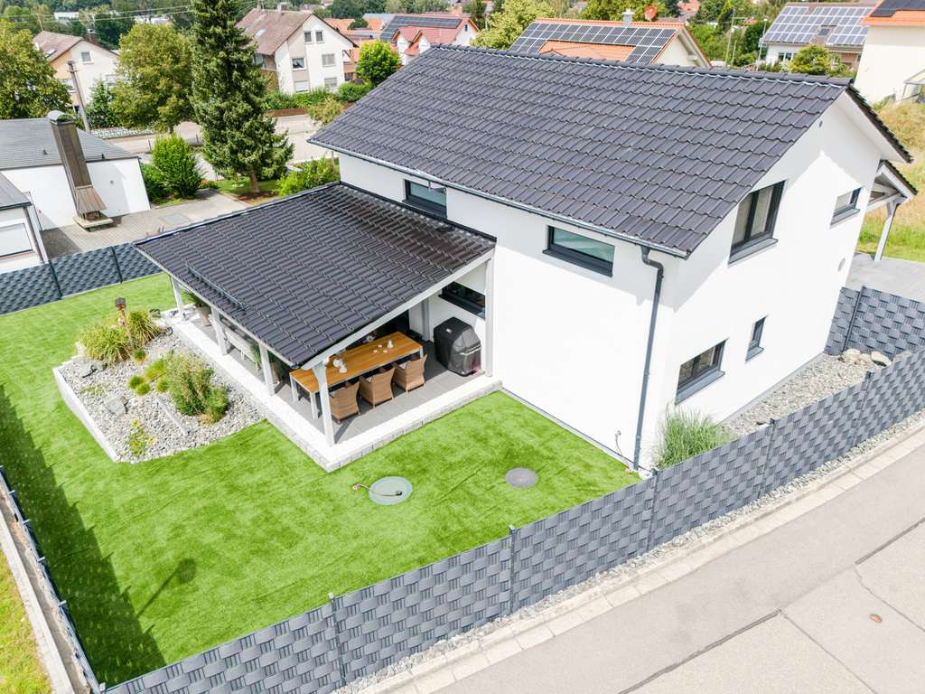 Immobilie in Burtenbach - MODERNES WOHNGLÜCK – Energieeffizientes Traumhaus mit Pool - Bild 1