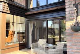 sonnige Terrasse