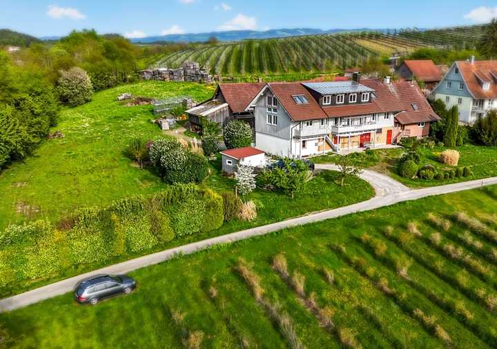 Landliebe mit Weitblick – ehem. Bauernhof in Kressbronn als seltenes Wohnjuwel - See- u.Bergsicht