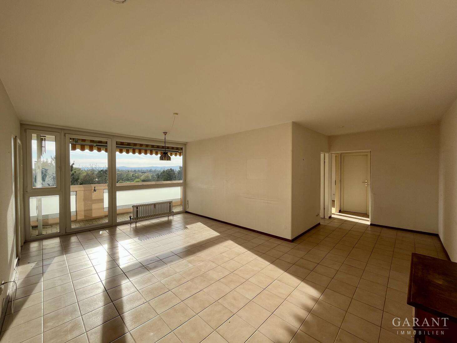 ***Wohnen mit Aussicht - 3 Zimmer - Balkon - TG - Aufzug***, Frankfurt am Main – Bild 3