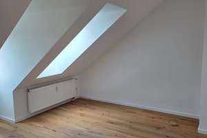 Sanierte Dachgeschoss-Wohnung zu vermieten | 3-Zimmer-Wohnung (85m²) – Deutschherrnstr. 43-45, 90429 Himpfelshof, Nürnberg – Vorschaubild 4