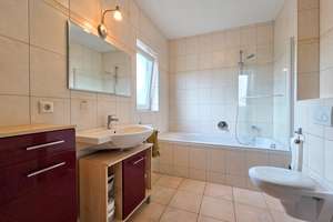 Köln-Holweide: Gepflegte DHH mit 167 m², Balkon & Garten. Fussbodenheizung, Küche inklusive, Garage – Die vollständige Adresse der Immobilie erhältst du vom Anbieter., 51067 Holweide, Köln – Vorschaubild 8