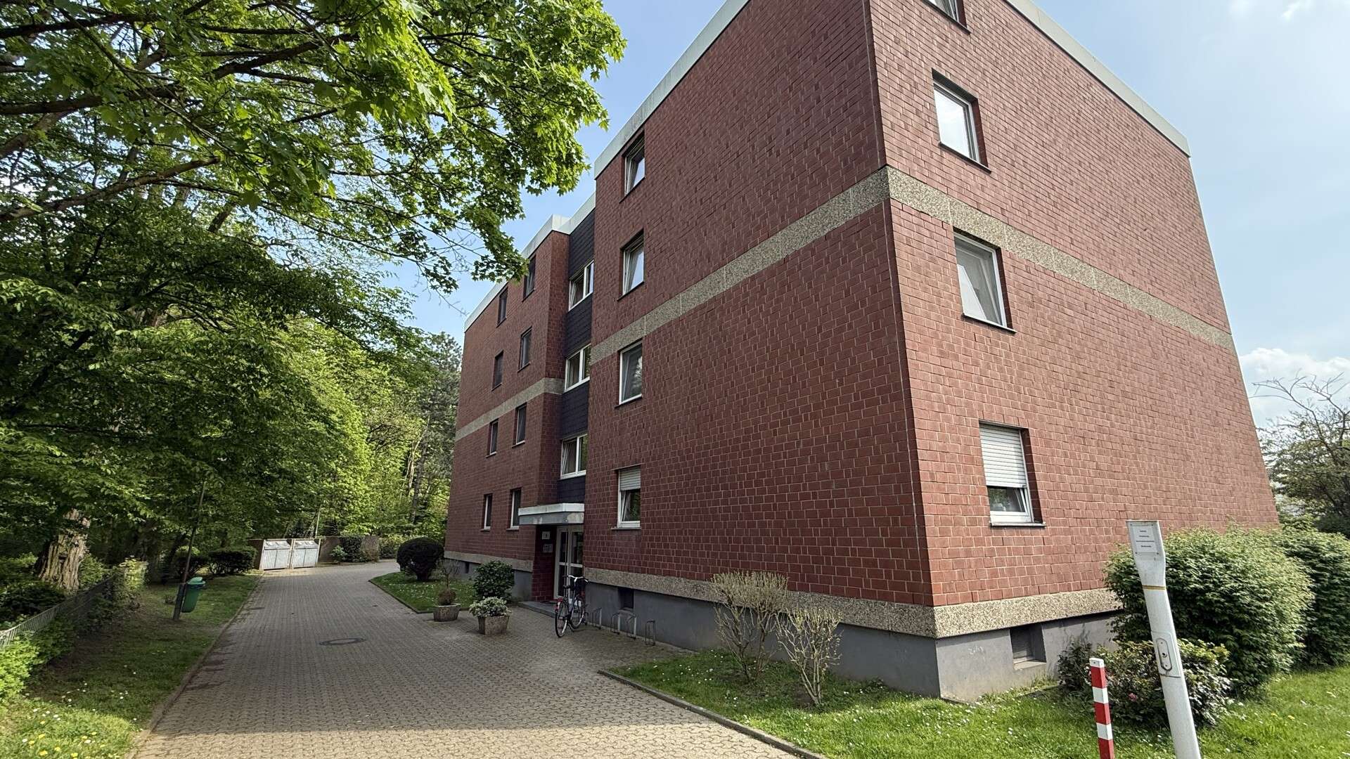Kapitalanlage mit Potenzial: Vermietete 2-Zimmer-Wohnung mit TG-Stellplatz in Duisburg-Mündelheim, Duisburg – Bild 2