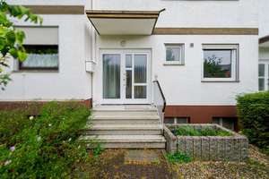 Bad Homburg: Reihenmittelhaus - Raumwunder mit kleinem Garten und 2 Stellplätzen  – Die vollständige Adresse der Immobilie erhältst du vom Anbieter., 61350 Bad Homburg vor der Höhe – Vorschaubild 3