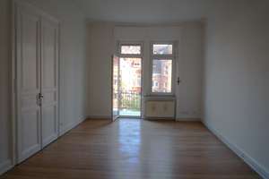 ruhige 3 Zimmer Wohnung mit zwei Balkonen, provisionsfrei – Die vollständige Adresse der Immobilie erhältst du vom Anbieter., 65195 Westend / Bleichstraße, Wiesbaden – Vorschaubild 4
