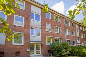 ,,…Herrlich ruhig und top zentral!"
Helle 3-Zimmer-Wohnung zur Modernisierung in gefragter Lage ... – 22523 Eidelstedt, Hamburg – Vorschaubild 1