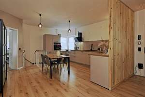 215qm, 7 Zimmer, 2 Balkone, 2 Parkplätze, neue EBK, Bad & Dusche – Hohenbudbergerstr 133, 47229 Friemersheim, Duisburg – Vorschaubild 2