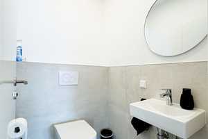 Luxuriös  Wohnen im neu sanierten Apartment – Düsseldorf – Vorschaubild 12