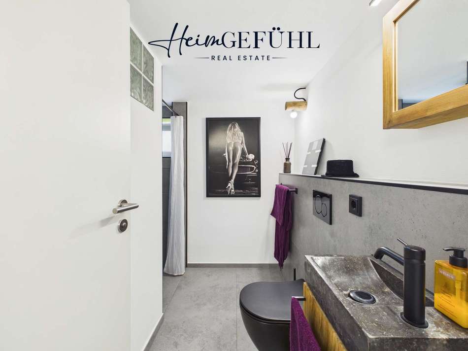 UG Badezimmer mit WC-Einheit 