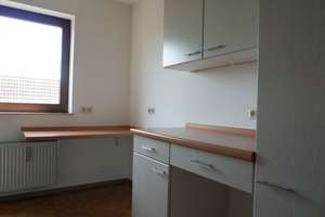Gepflegte 3-Zimmer-Wohnung mit Balkon, EBK und Parkhausstellplatz in Erlangen Zentrum – Spinnereistraße 18, 91052 Tal, Erlangen – Vorschaubild 3