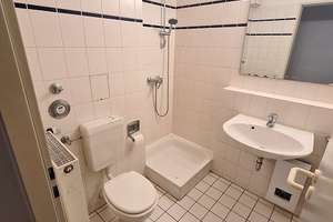 Sehr schöne 2-Zi.-Whg., Bj. 1996, EG, große Terrasse, ruhige Lage in Bahrenfeld – Langbehnstraße 21 a, 22761 Bahrenfeld, Hamburg – Vorschaubild 8