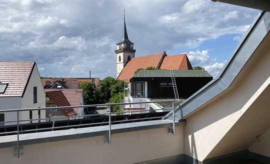 Stilvoll sanierte Doppelhaushälfte mit Dachterrasse, opt. Scheune und Garten im Herzen von Metzingen