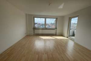 Sehr helle, großzügige 3-ZKB-Wohnung mit Blick über Augsburg