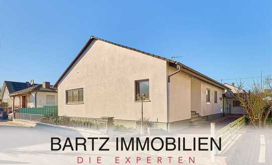 Einfamilienhaus im Bungalowstil mit weitläufigem Wohnbereich & Kamin