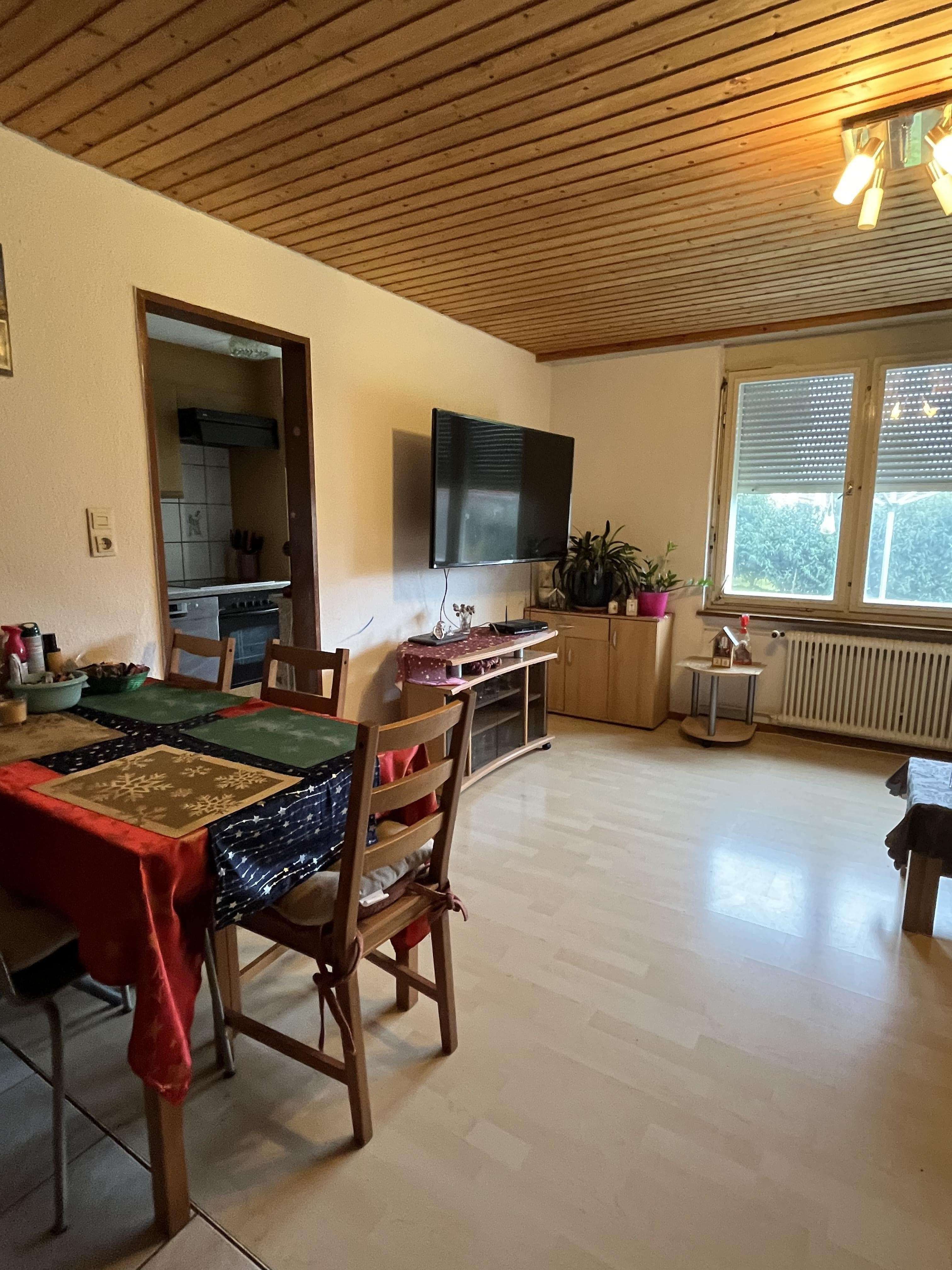 Immobilie in Dettighofen - Zweifamilienhaus in Dettighofen - Ideal für Familien und Investoren - ca. 950 m² Grundstücksfläche!  - Bild 3