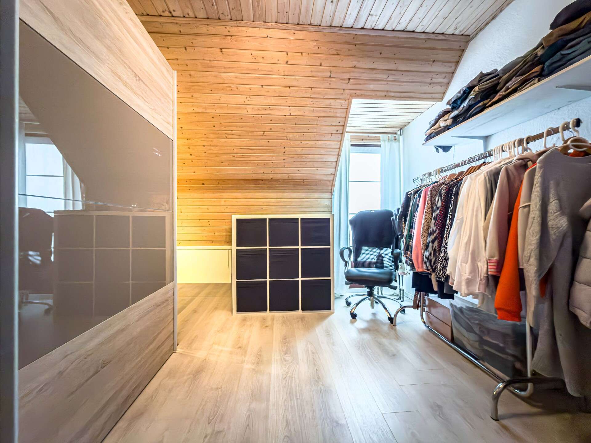 Immobilie in Nordenham - Idyllisches Zuhause mit großem Garten, Kaminwärme und eigener PV-Anlage - Bild 7