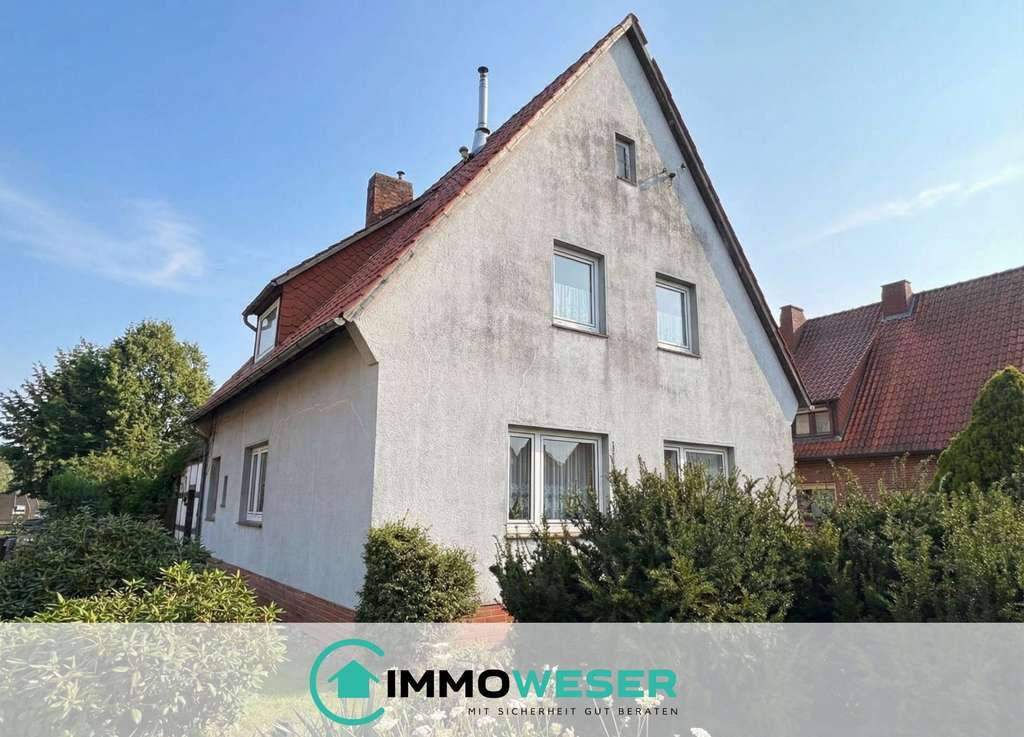 Immobilie in Dörverden - Entwickeln, modernisieren, verwirklichen - Einfamilienhaus mit großem Grundstück - Bild 1