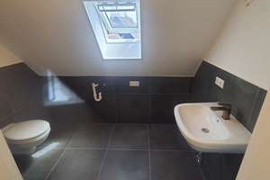 Charmante 3-Zimmer-Doppelhaushälfte in Engstingen – Neues Dach, EBK & Natur direkt um die Ecke! – Brunnenstraße 12, 72829 Engstingen – Vorschaubild 6