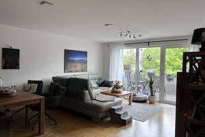 freundlich * hell * großzügig geschnitten - moderne 2-Zimmer-Wohnung mit EBK,  Parkett und Balkon – An der Schalwiese 17, 44789 Südinnenstadt, Bochum – Vorschaubild 2
