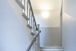 Altbaucharme in Kreuzberg: 1-Zimmer-Wohnung zwischen Kiezleben, Spree und Görlitzer Park! – Lausitzer Straße 45, 10999 Kreuzberg, Berlin – Vorschaubild 5