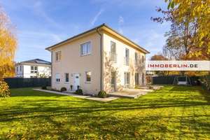 IMMOBERLIN.DE - Ideal für mehrere Generationen! Stadtvilla mit Einliegerwohnung & Südgarten – Die vollständige Adresse der Immobilie erhältst du vom Anbieter., 14089 Mitte (Ortsteil), Berlin – Vorschaubild 1
