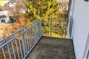 Exklusive drei Zimmer Dachgeschosswohnung mit Balkon – Wachtelweg 29, 81827 Waldtrudering, München – Vorschaubild 7