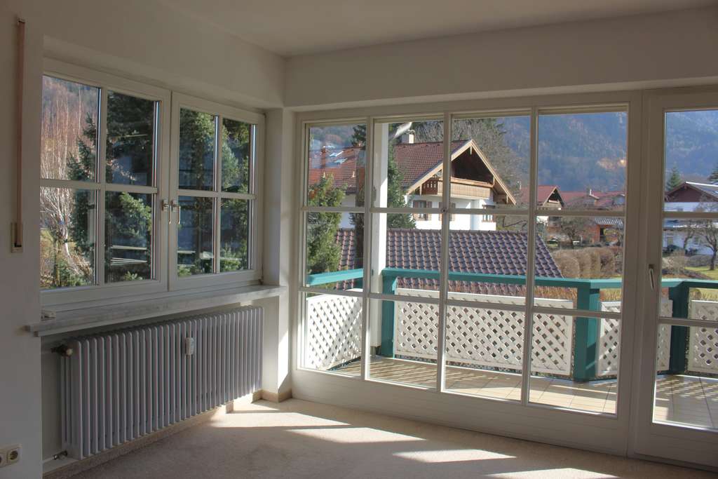 Immobilie in Aschau im Chiemgau - Elegante Wohnung (ca. 88,33m²) mit Blick zur Kampenwand und sep. Gästeappartement (ca. 38,47m²) - Bild 3