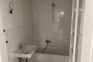 Günstige 3,5-Zimmer-Wohnung in zentraler Lage mit großem Balkon – Weitmarer Str. 100, 44795 Weitmar-Mitte, Bochum – Vorschaubild 7