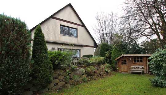 Bild von Familiengerechtes Einfamilienhaus in ruhiger Wohnstraße von Poppenbüttel