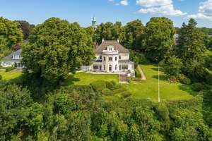 Hamburgs Schätze: 
Historische Villa in erster Reihe zur Elbe