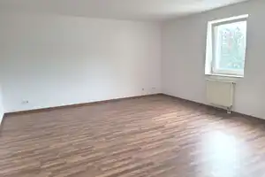 ***GEMÜTLICHE WOHNUNG MIT BALKON IM GEPFLEGTEM MFH-AUFZUG-TIEFGARAGENSTELLPLATZ*** – Philippstr. 8, 9130 Chemnitz – Vorschaubild 4