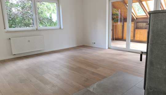 Bild von 1/2 Haus: 4 Zimmer-Wohnung im 1. OG + im DG 2-Zimmer-Einliegerwohnung  –Teilvermietung möglich!