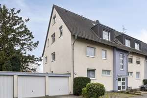 Eigentumswohnung mit Balkon, Terrasse, Garten, Stellplatz und Garage